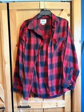 Men’s Field & Stream Red and Black Plaid Button-Down Flannel Shirt